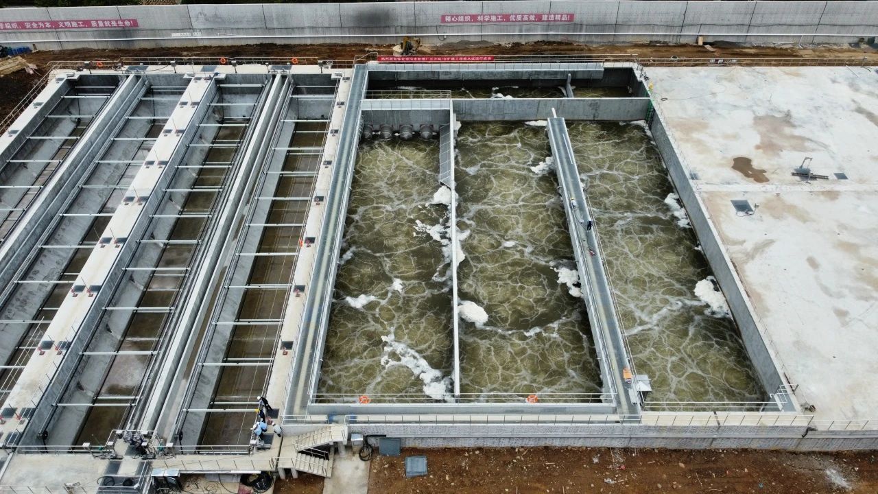 1695866790918142.jpg 1695866790918142.jpg