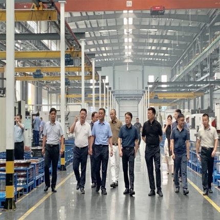 陜西省洛南縣縣委書記楊長江一行參觀泰隆傳動科技產(chǎn)業(yè)園
